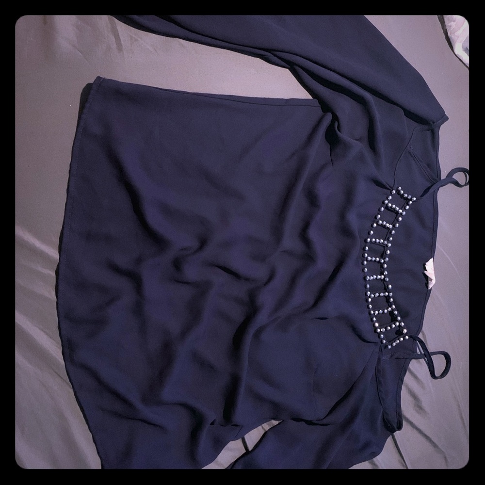 Cute blouse never worn !!